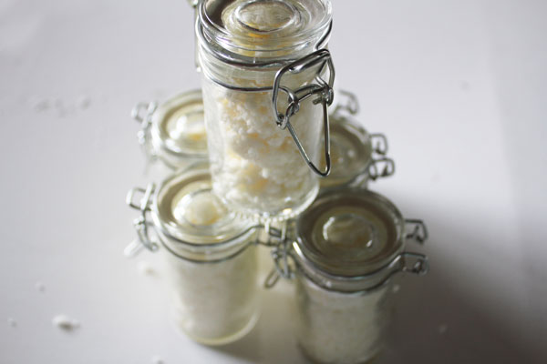 fill-jars-with-snow-dough