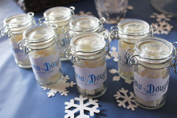 finished snow dough favors